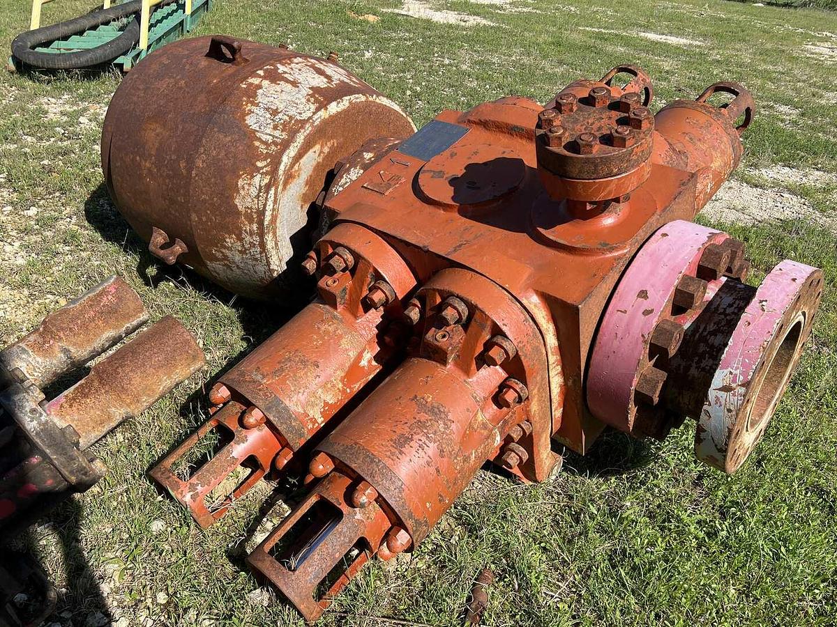 Used 11" MODEL 2FZ28-35DLWS 5K PSI ANNUALR BOP