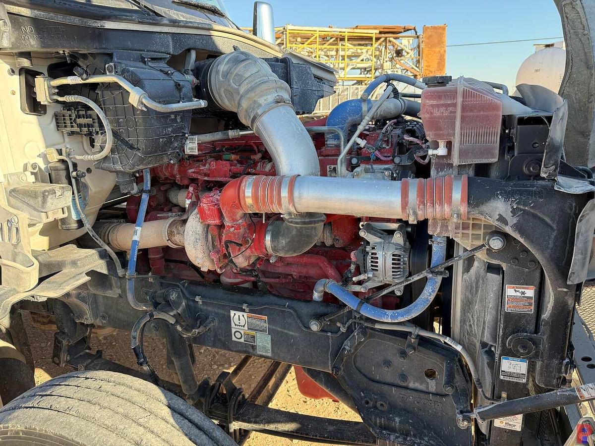 Used 2024 KENWORTH T880 T/A DAY CAB TRUCK TRACTOR