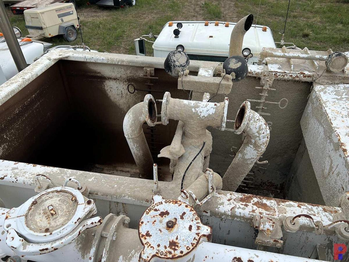 Used 1999 INTERNATIONAL  9400 T/A CEMENT PUMP TRUCK