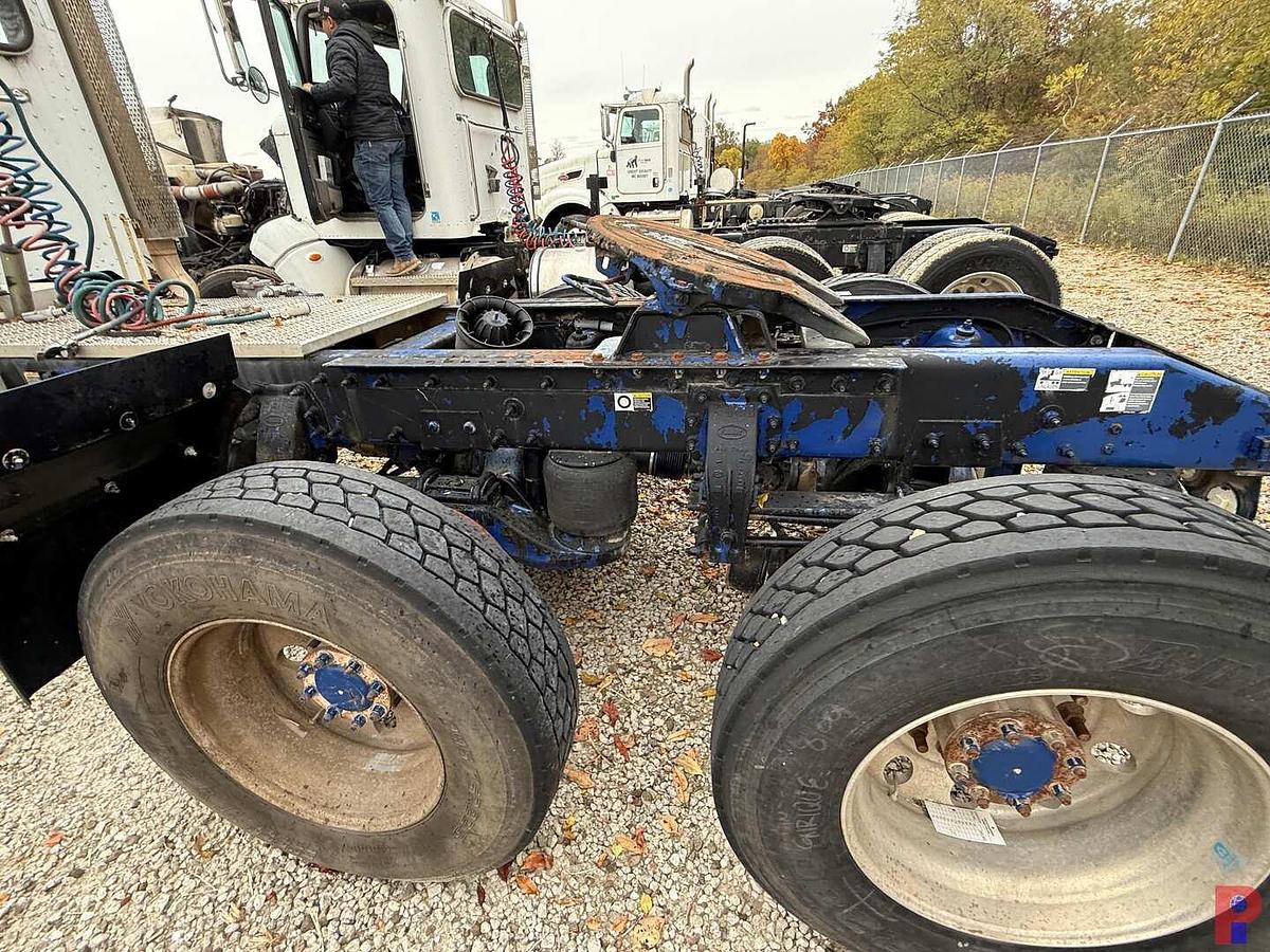 Used 2012 PETERBILT 386 T/A DAY CAB TRUCK TRACTOR