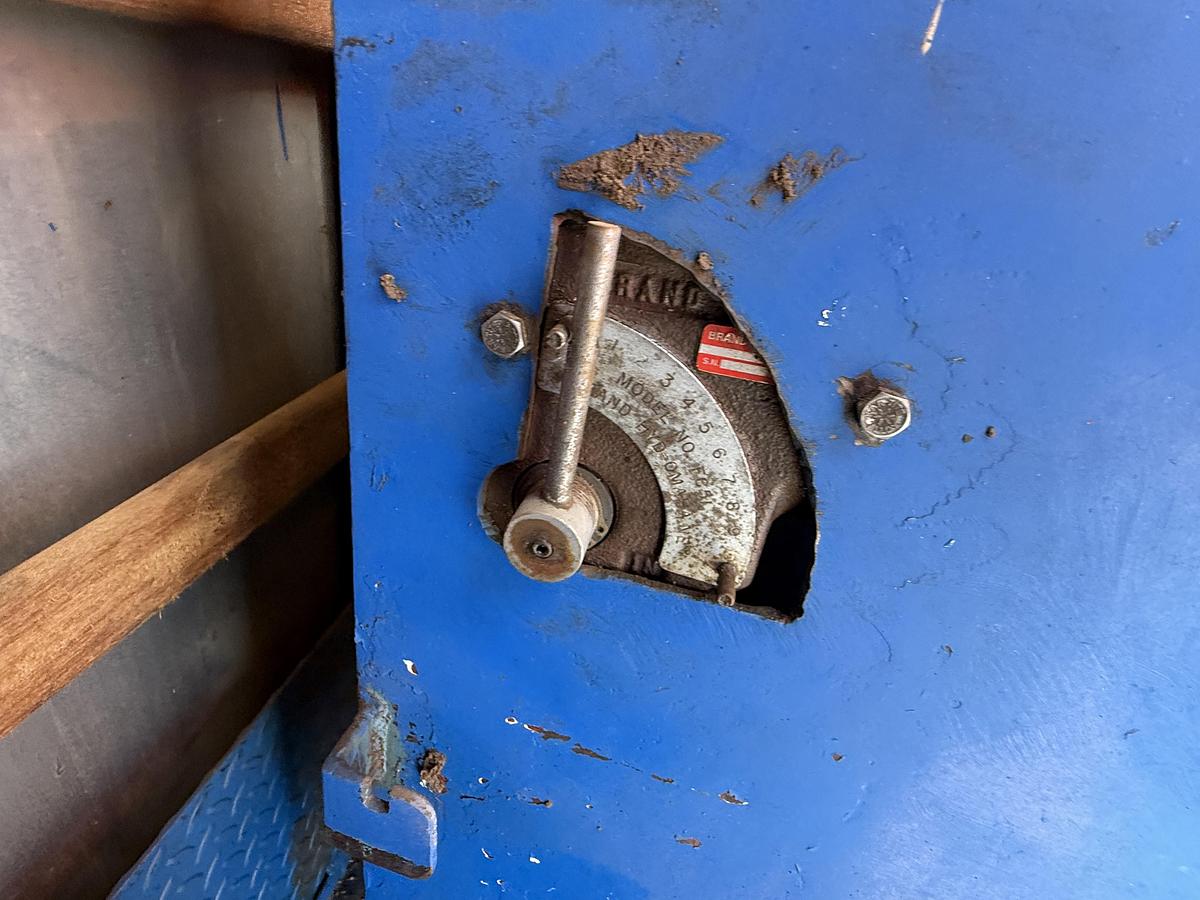 Used 1996 FREIGHTLINER FL70 S/A 24’ ENCLOSED 20K WP TUBING TEST TRUCK