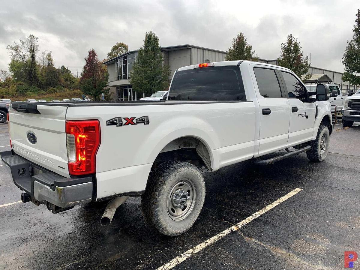Used 2017 FORD F-250 SUPER DUTY XL CREW CAB 4X4 PICKUP