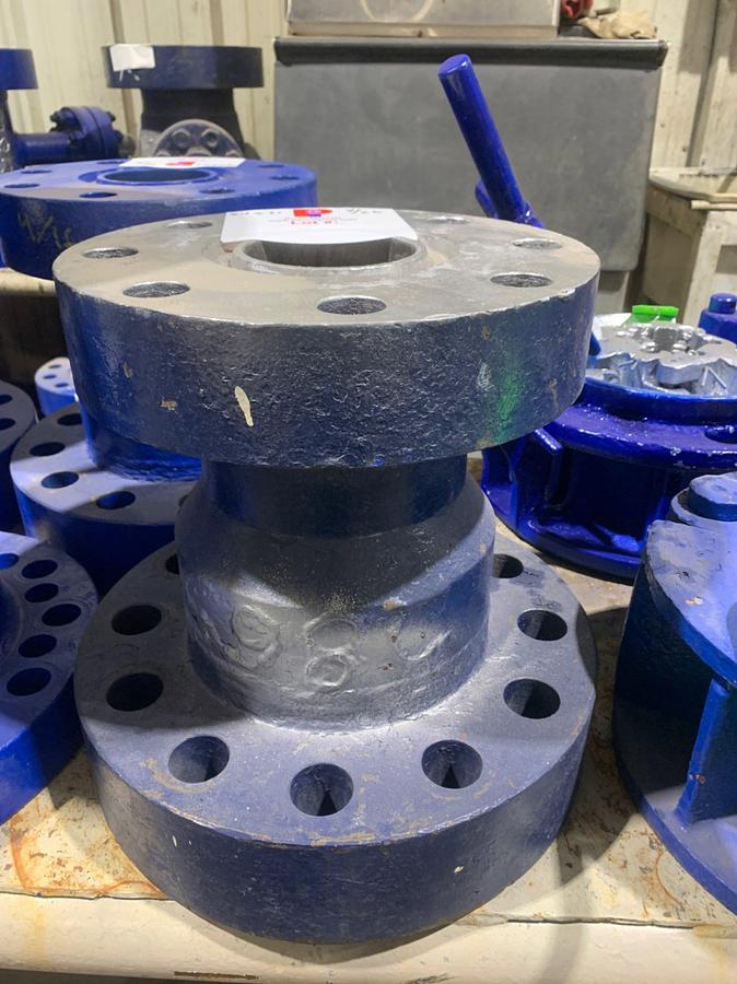 Used 4 1/16 10M x 7 1/16 5M Spool