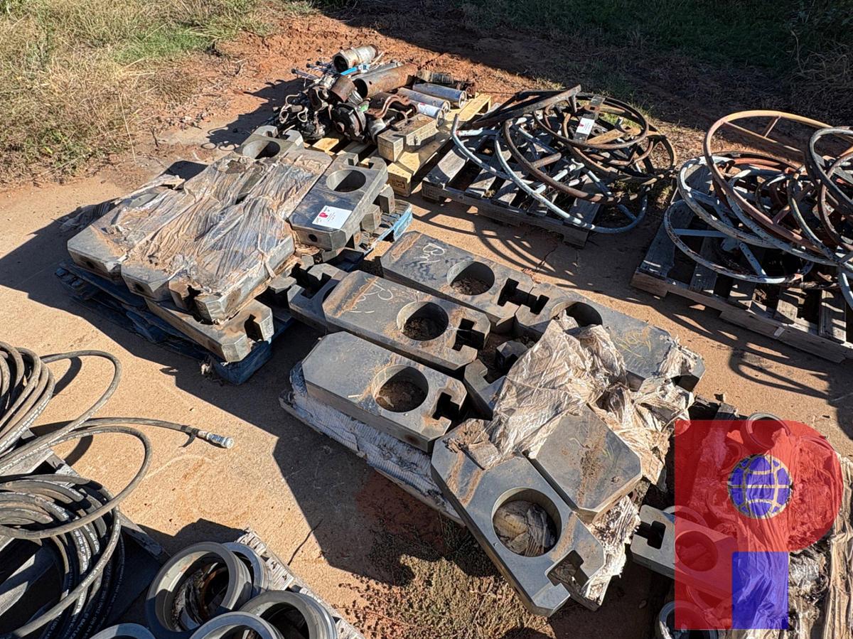 Used (4 PALLETS) OF ASSORTED STAINLESS 15K & 10K VALVE GATES