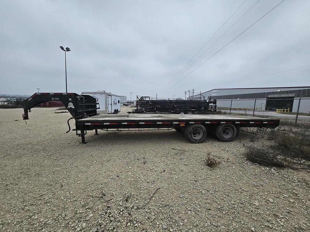 Used 2011 STAGECOACH 25' TANDEM DUAL WHEEL GN FLATBED TRAILER