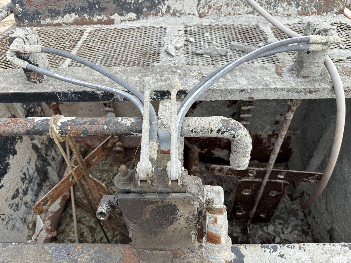 Used 30’ X 8’ X 5’ 4-COMP CEMENT MIXING TANK W/ (2) AGITATORS, CATWALK, & IRON RACK