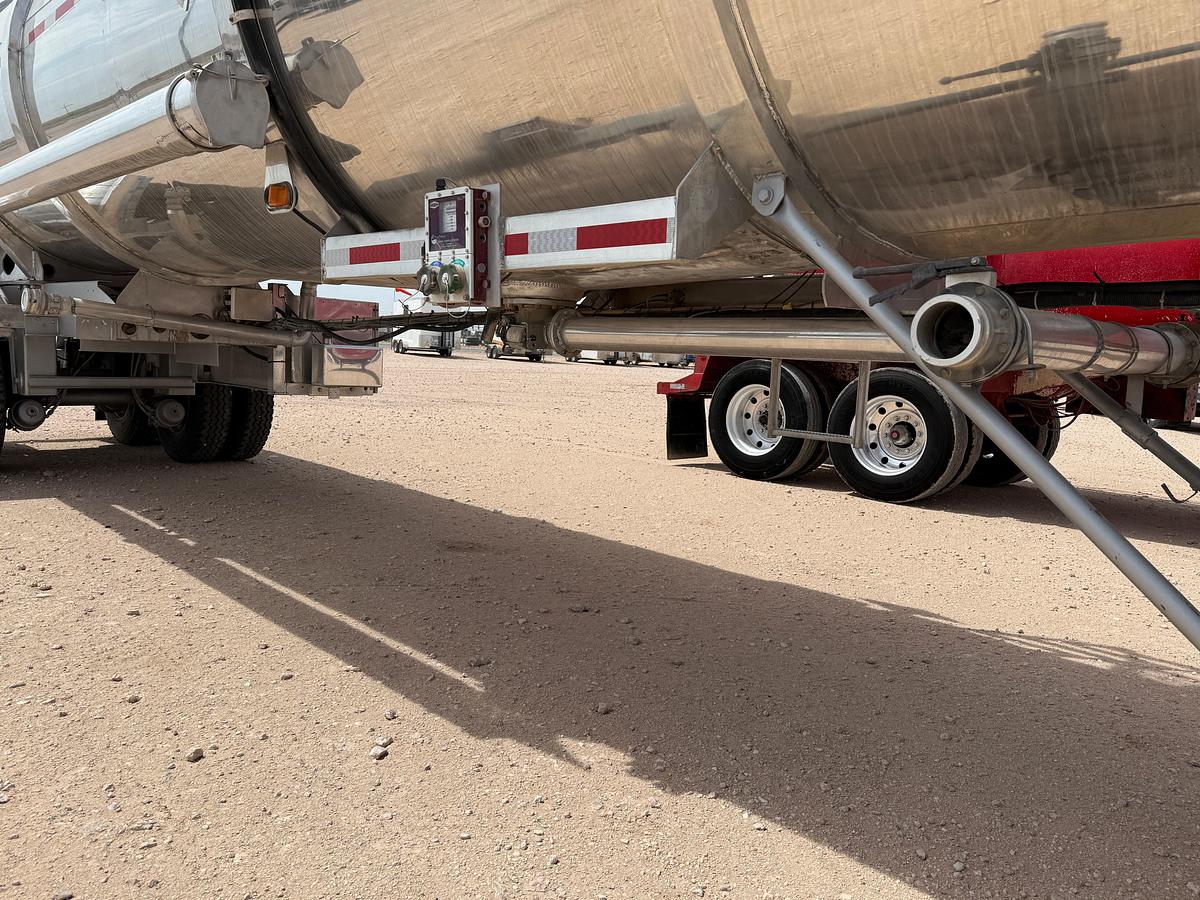 Used 2008 DRAGON PRODUCTS 8,400 GALLON T/A FUEL TRAILER