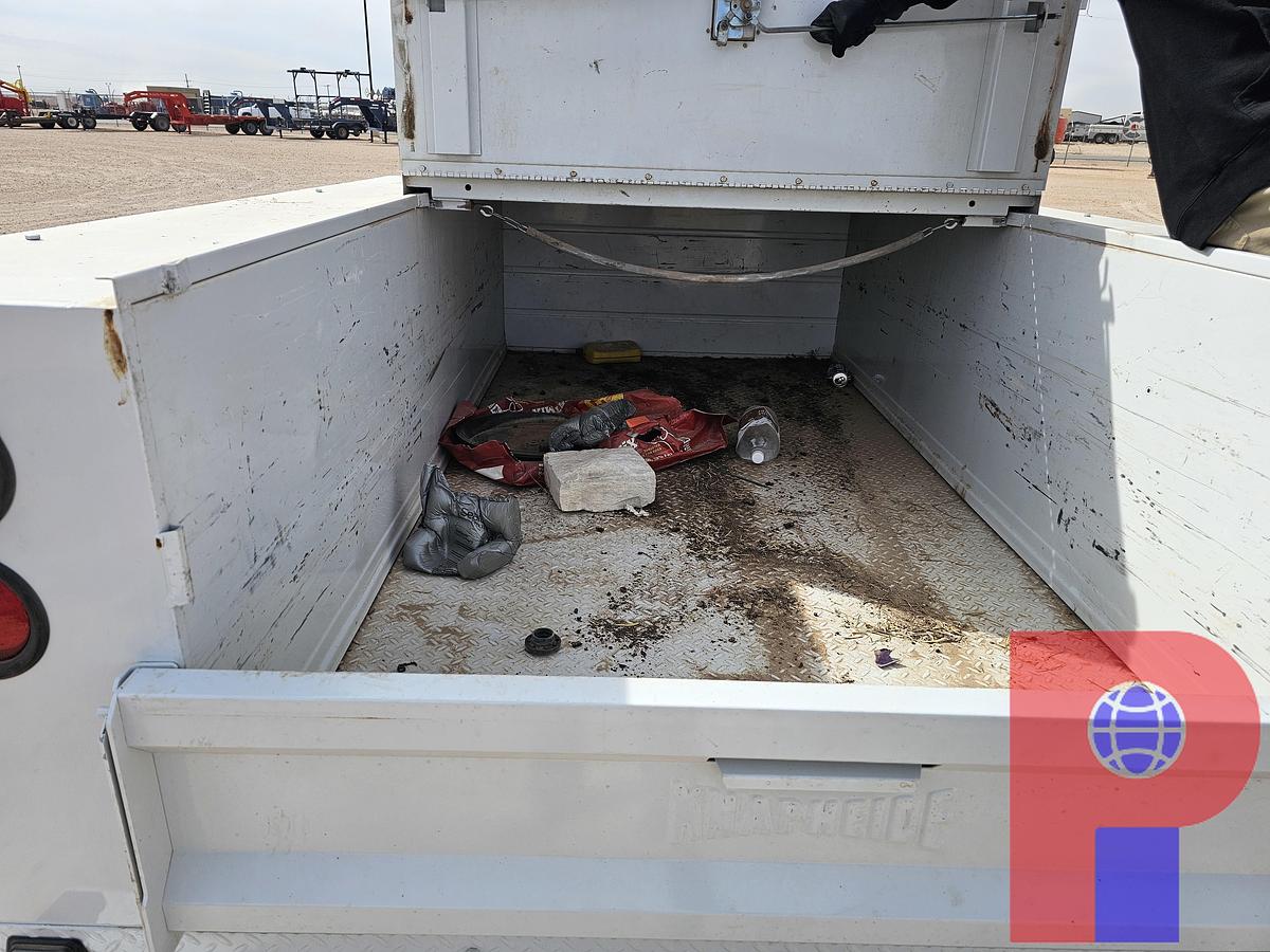 Used 2004 CHEVROLET SILVERADO 2500HD EXTENDED CAB MECHANICS TRUCK