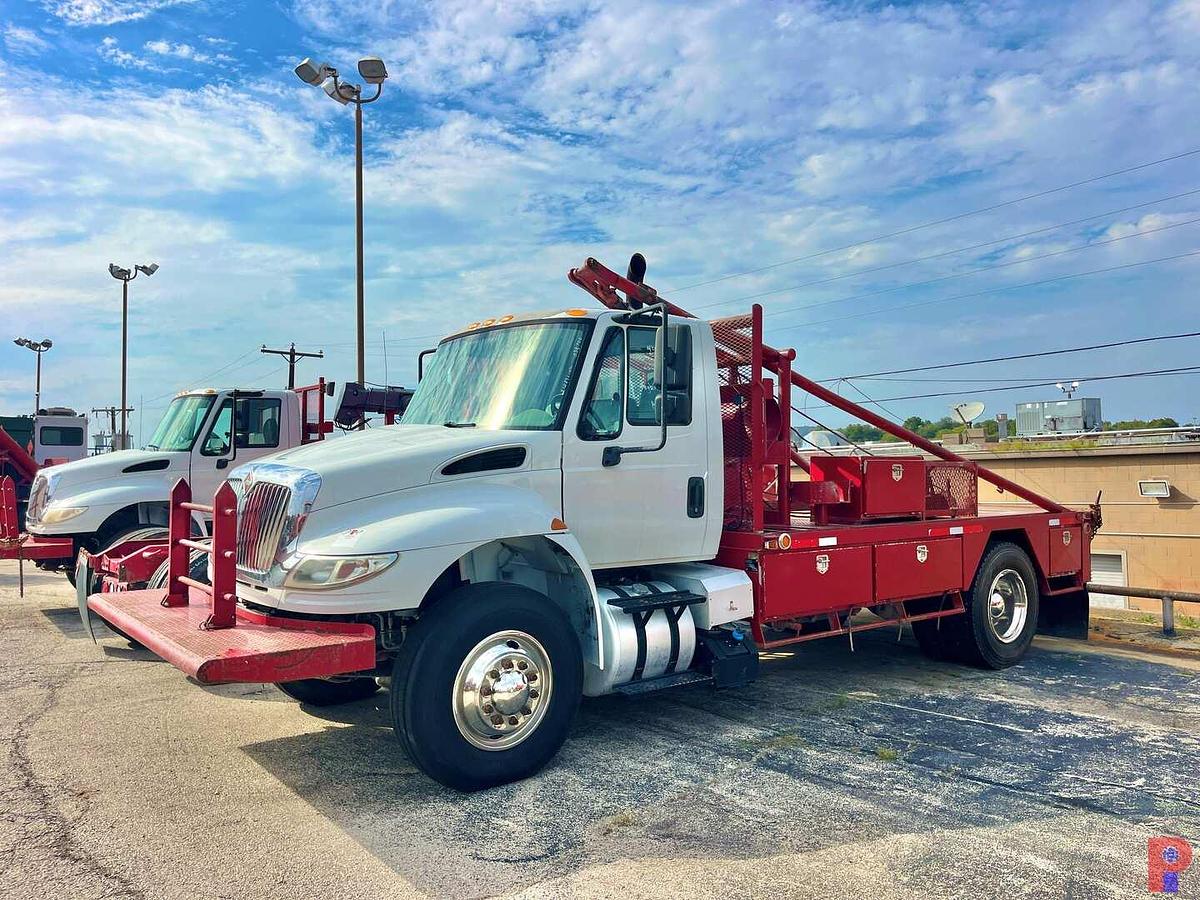 Used 2016 INTERNATIONAL DURASTAR 4300 S/A 20K LB WINCH ROUSTABOUT TRUCK
