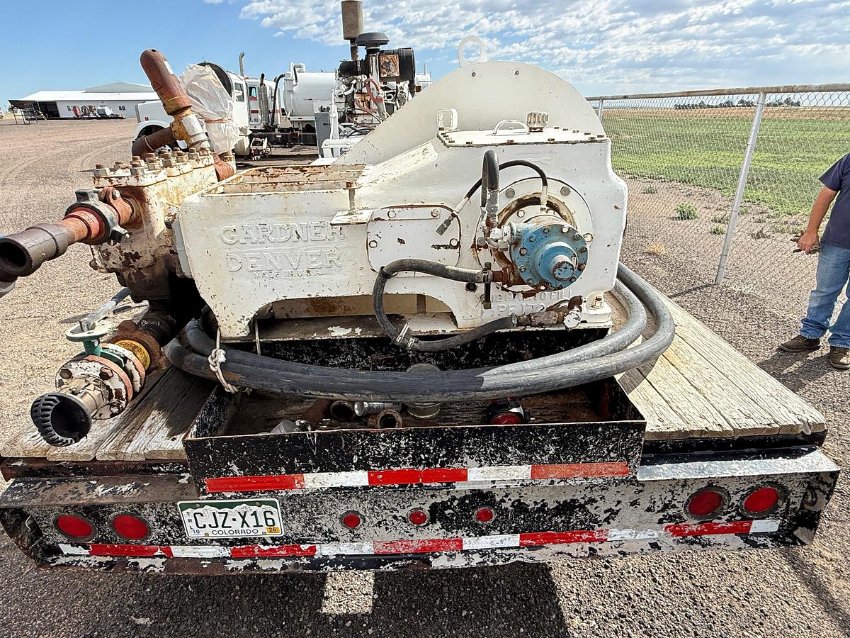 Used GARDNER DENVER TEE 5K WP TRIPLEX PUMP MTD. 2008 TEMCO 26’ x 102” T/A GOOSENECK TRAILER