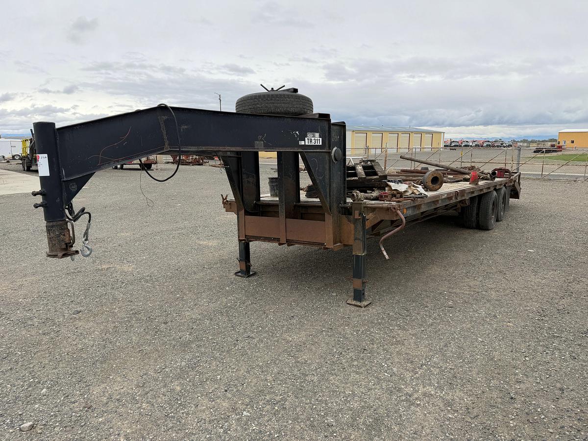 Used 1989 Top Hand 28’ Flat bed Gooseneck Trailer