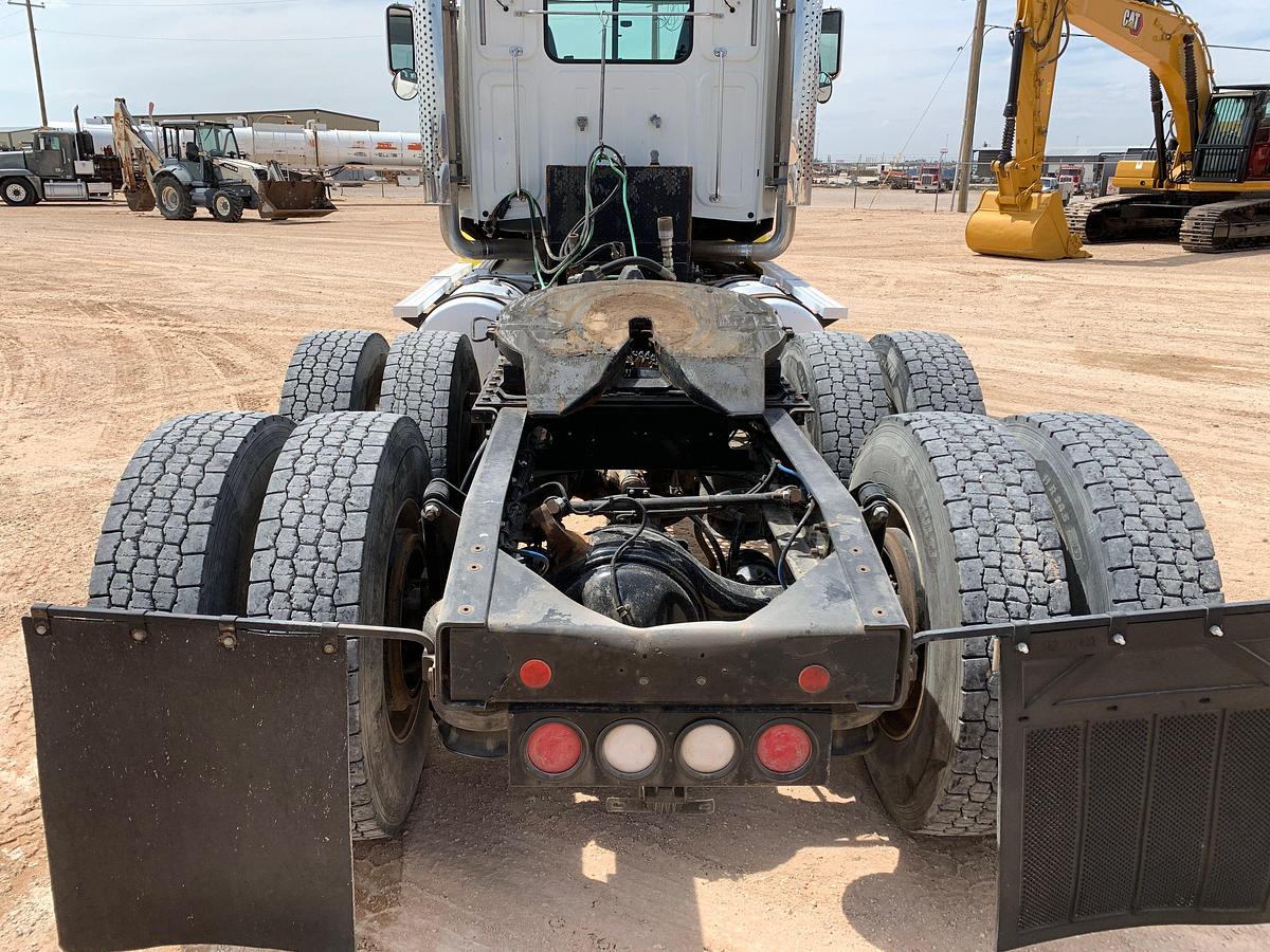 Used 2019 WESTERN STAR 4900 SB T/A DAYCAB HAUL TRUCK