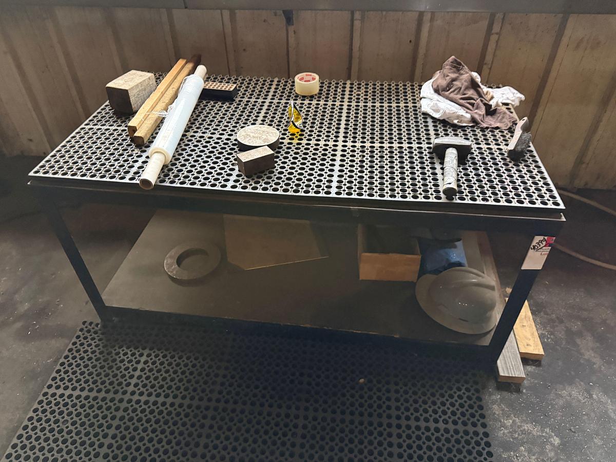 Used 5’ x 2.6’x 2.6’ METAL WORK TABLE