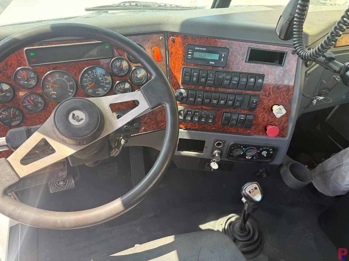 Used 2012 WESTERN STAR 4900 SA 4-AXLE TRI-DRIVE HEAVY HAUL TRUCK TRACTOR