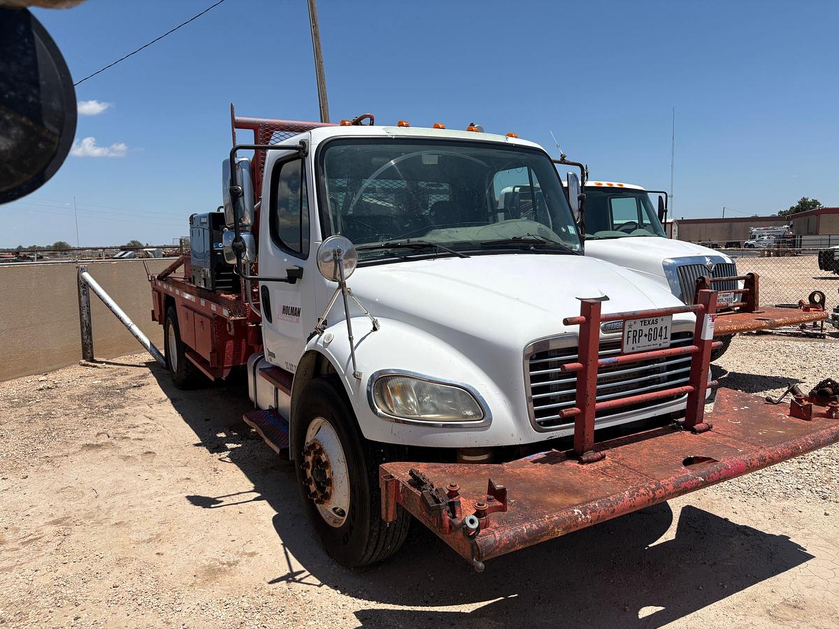 Used 2007 FREIGHTLINER M2 106 S/A DAYCAB GIN POLE TRUCK