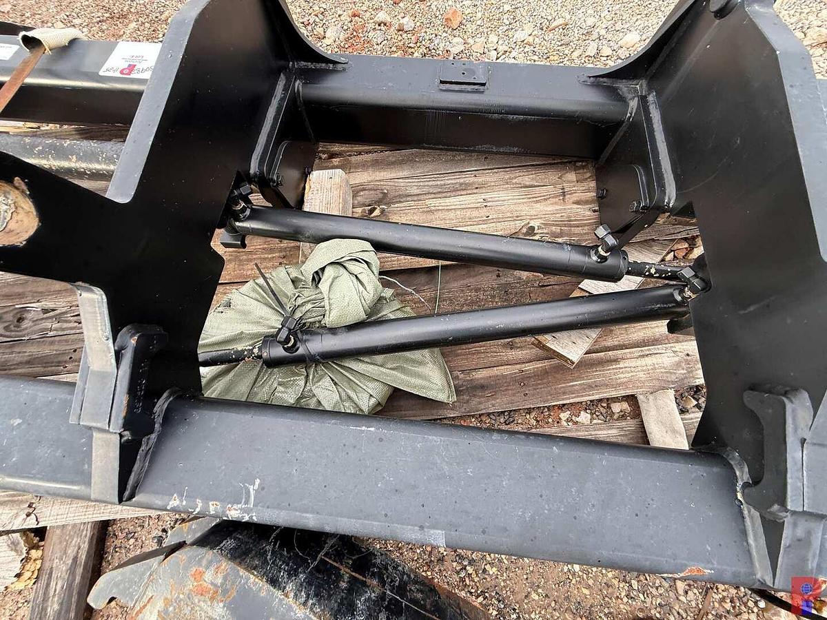 Used UNUSED PALADIN 106”W X 72” CAP. 418 SERIES QUICK COUPLER FORK CARRIAGE F/ WHEEL LOADER