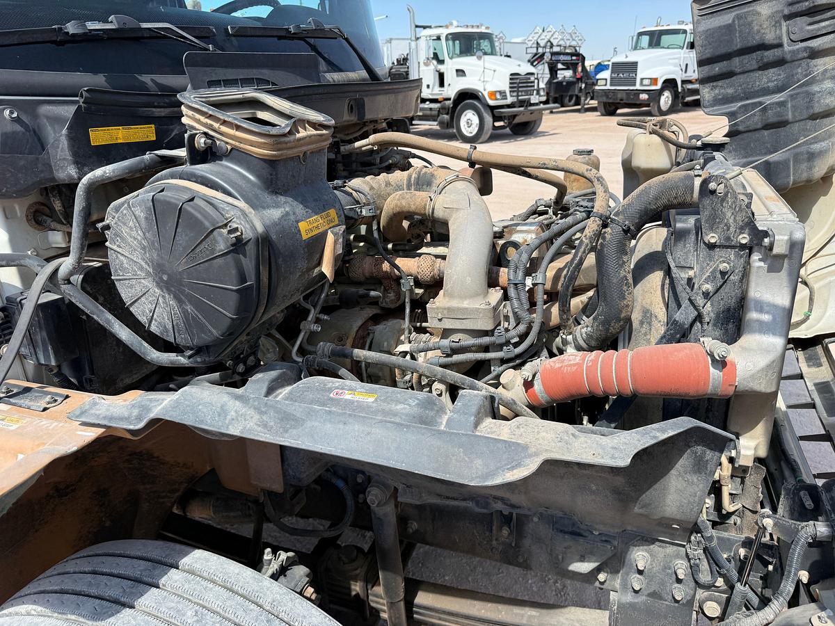 Used 2015 HINO 338 S/A DAYCAB 2,500 GALLON FUEL TRUCK