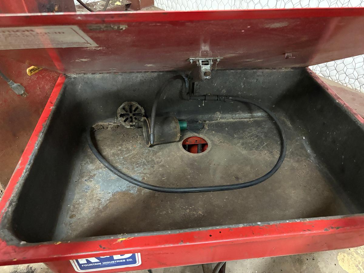 Used Safety-kleen parts washer sink w/ R&D parts washer sink
