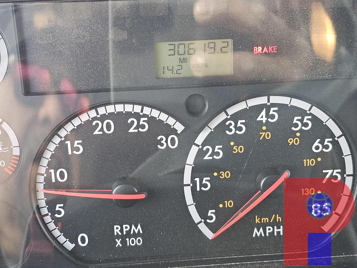 Used 2011 FREIGHTLINER M2 106 S/A DAYCAB DUMP TRUCK