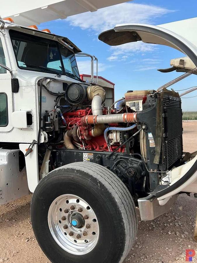Used MANITEX 50155SHL 50-TON CRANE MTD ON 2013 PETERBILT 367 DAYCAB TRUCK