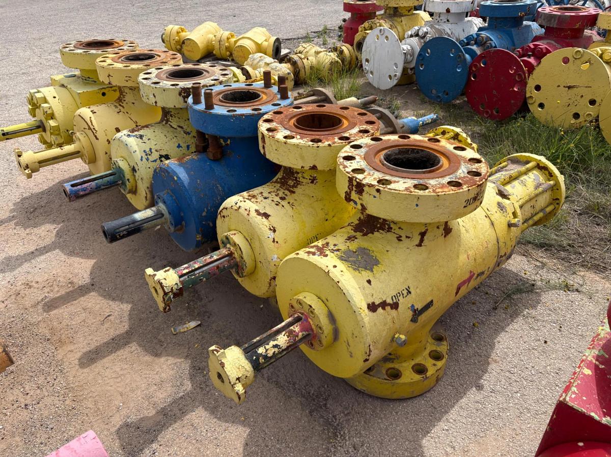 Used (5x$) (5) 7-1/16” hydraulic valves