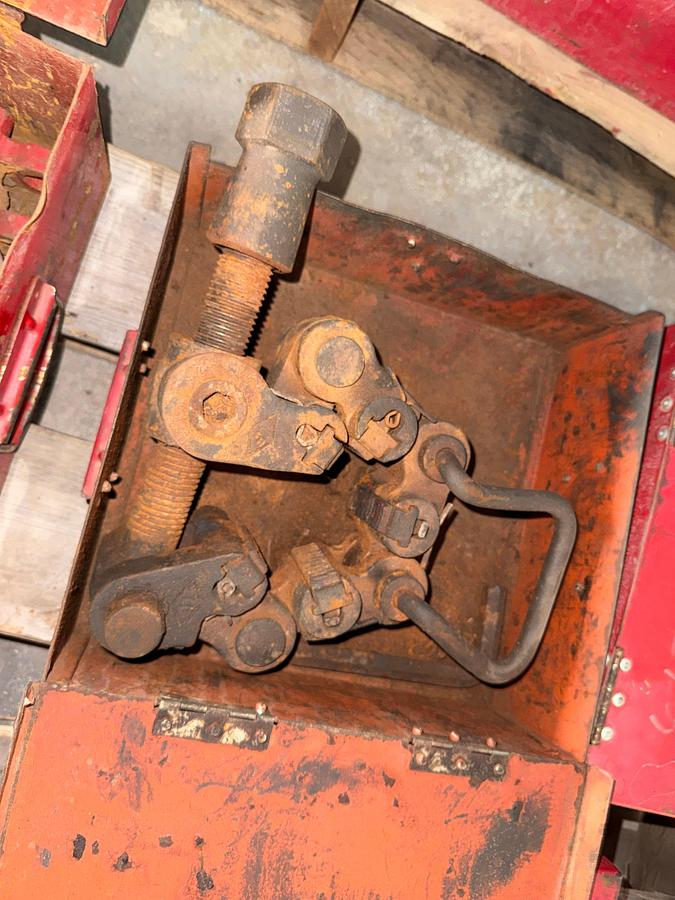 Used (5 x $) TYPE T SAFETY CLAMPS