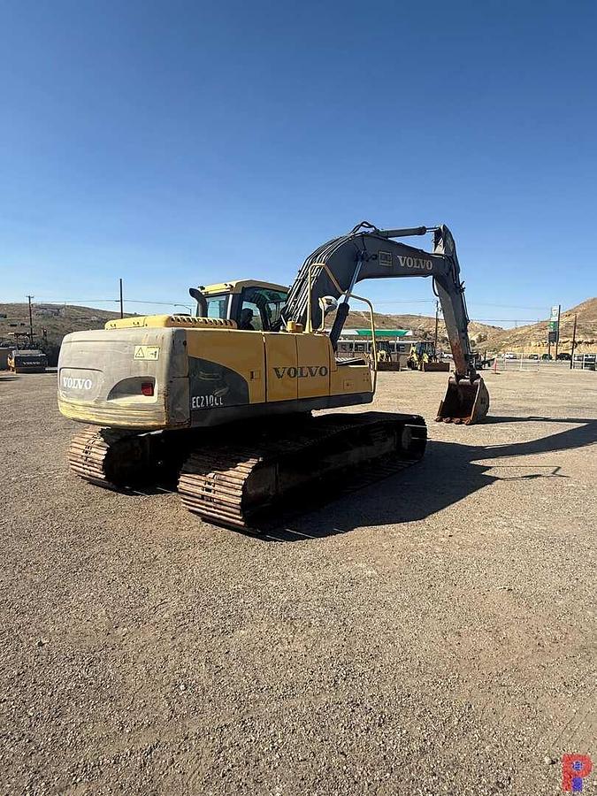 Used 2010 VOLVO EC210CL EXCAVATOR