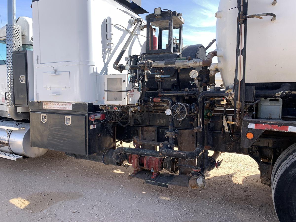 Used 2015 KENWORTH T800 T/A DAYCAB HOT OIL TRUCK