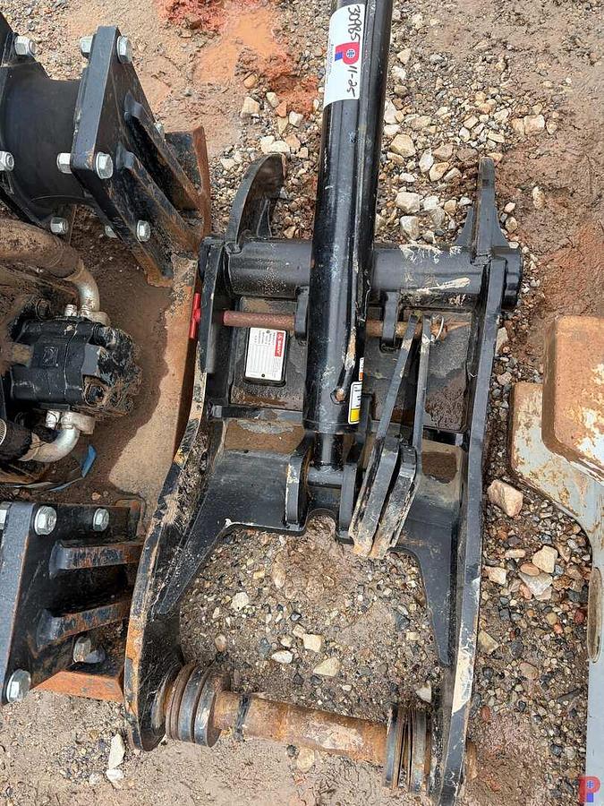 Used UNUSED MINI EXCAVATOR 38” HYDRAULIC THUMB