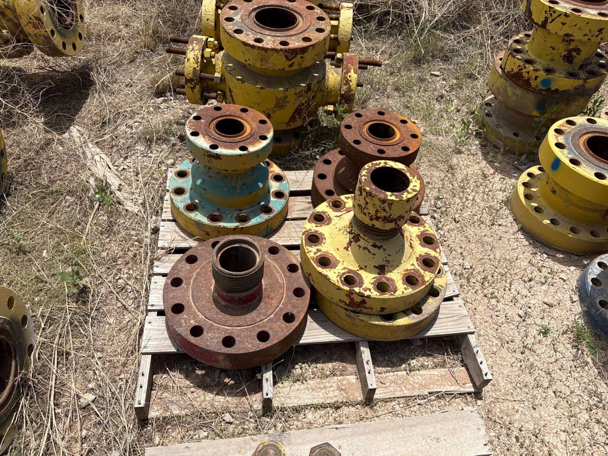 Used (4 pallets) assorted weco flanges, DSA’S, (2) 7” x 4” fluid crosses, etc