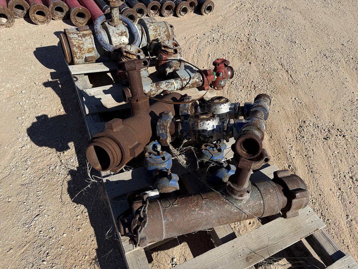 Used (3) MULTI-SIZE SINGLE PLUG CEMENT HEADS