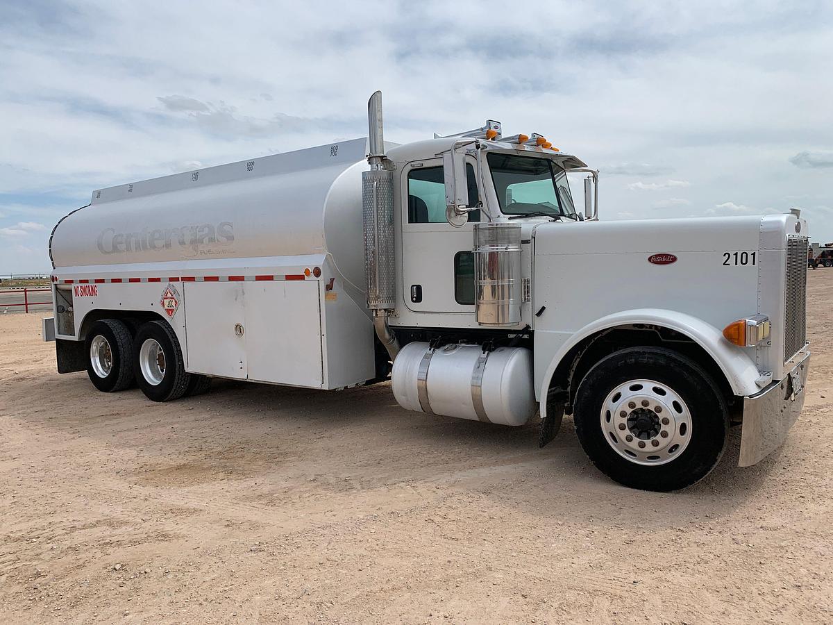 Used 2006 PETERBILT 379 T/A DAYCAB 4,500 GALLON FUEL TRUCK