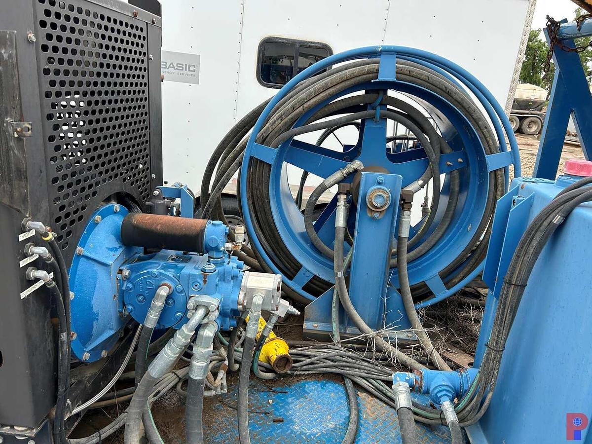 Used NOV BOWEN S85 GNT 85 TON POWER SWIVEL MTD. ON 2011 GOOSENECK TRAILER