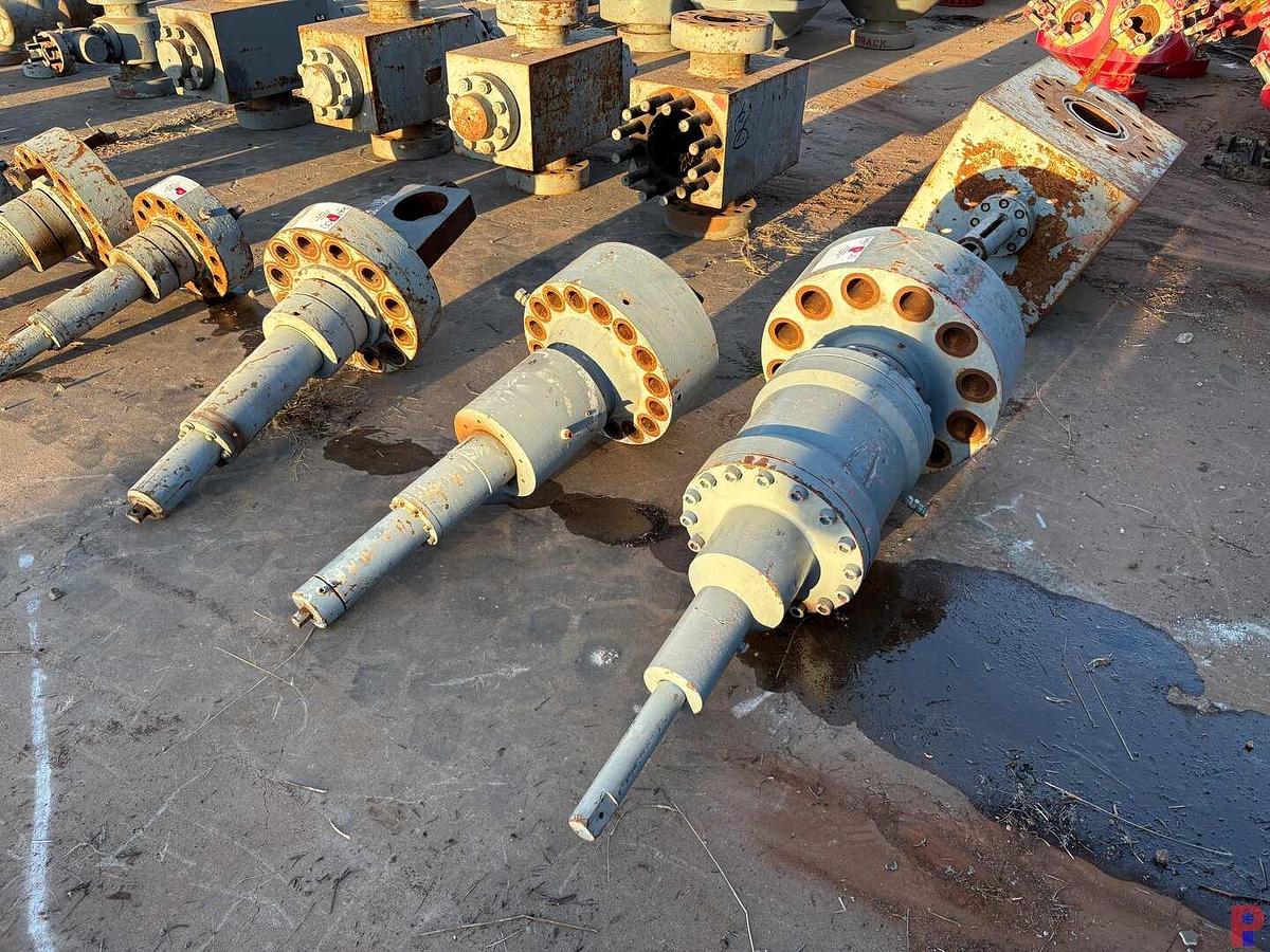 Used (3X$) (3) 15K MANUAL FRAC VALVE STEMS