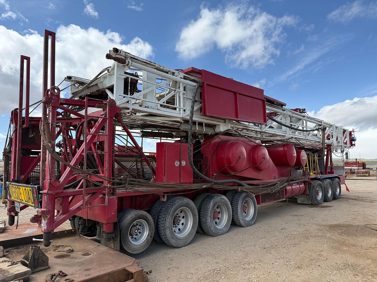 Used 2014 WATSON HOPPER PAY ZONE 550 DD 108’-300K 7-AXLE WELL SERVICE RIG