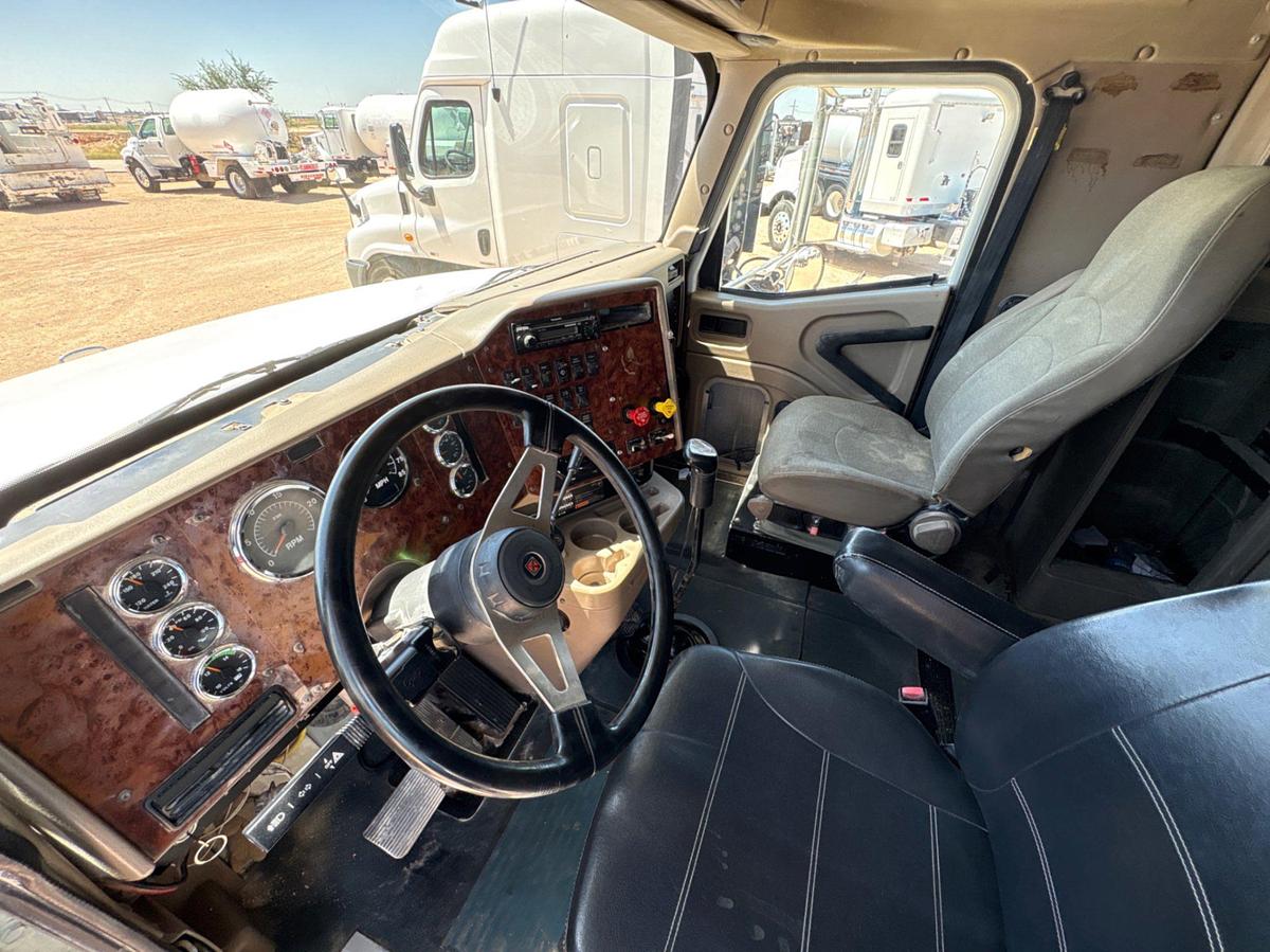 Used 2006 INTERNATIONAL 9400I T/A SLEEPER HAUL TRUCK