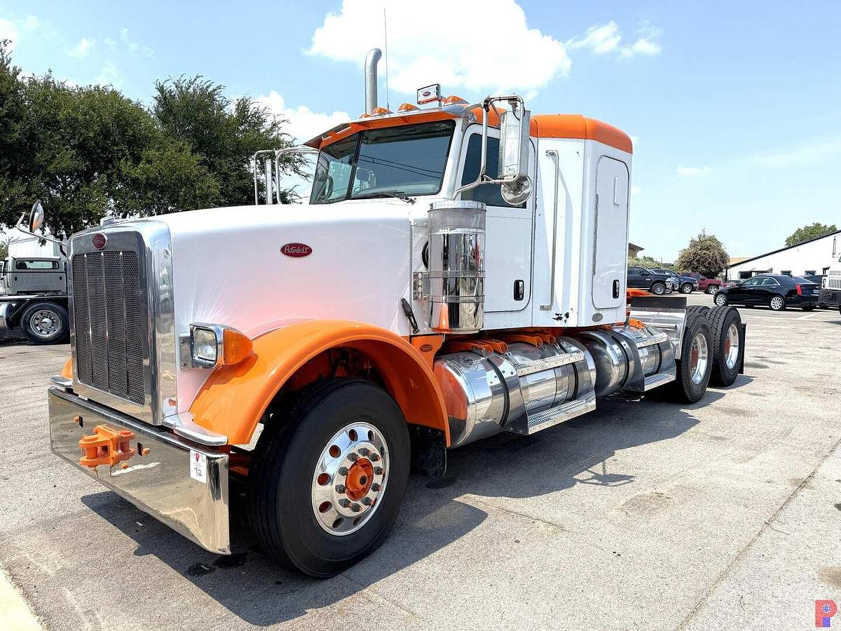 Used 2011 PETERBILT 367 T/A SLEEPER TRUCK