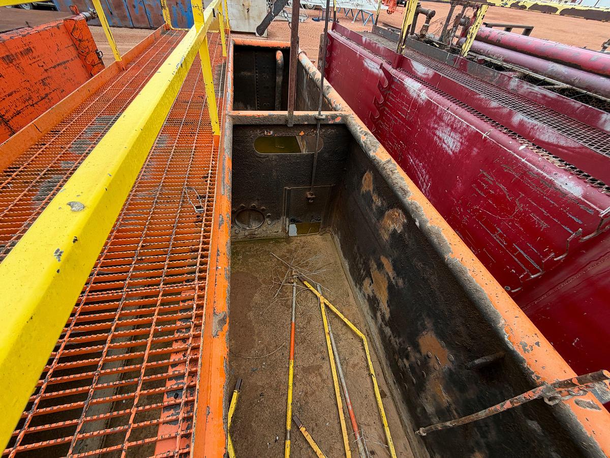 Used 2 comp. Reverse pit
