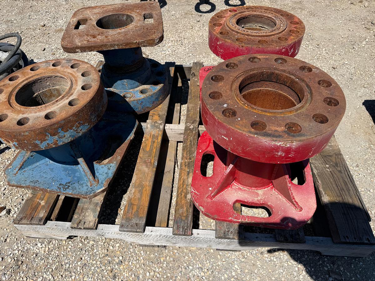 Used PALLET W/ (2) 7-1/16” & (2) 6-3/8” THREADED FLANGES w/ RUNNING PLATES