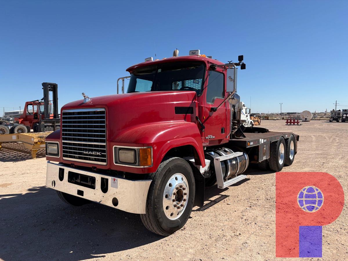 Used 2013 MACK PINNACLE T/A DAYCAB WINCH TRUCK