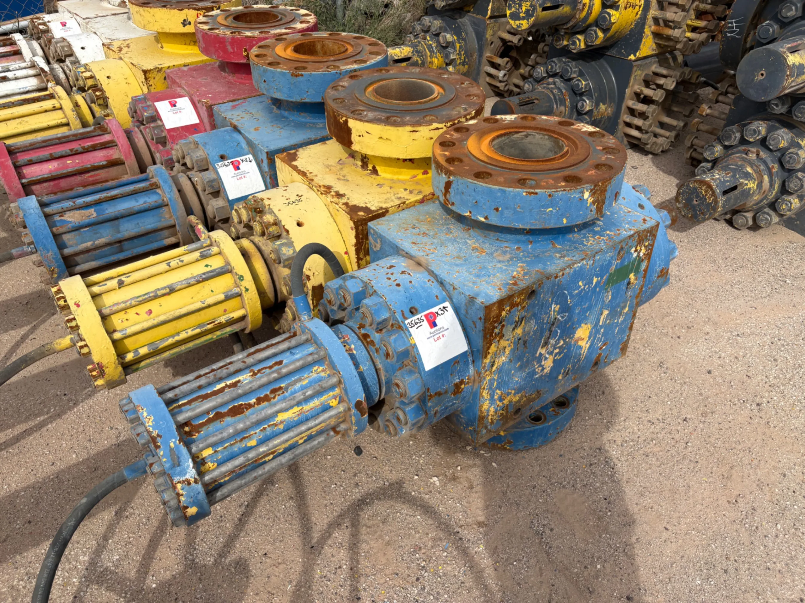 Used (3x$) (3) 7-1/16” 10K hydraulic frac valves