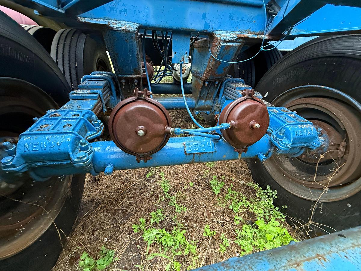 Used DBL POD 660 CF T/A BULK CEMENT TRAILER