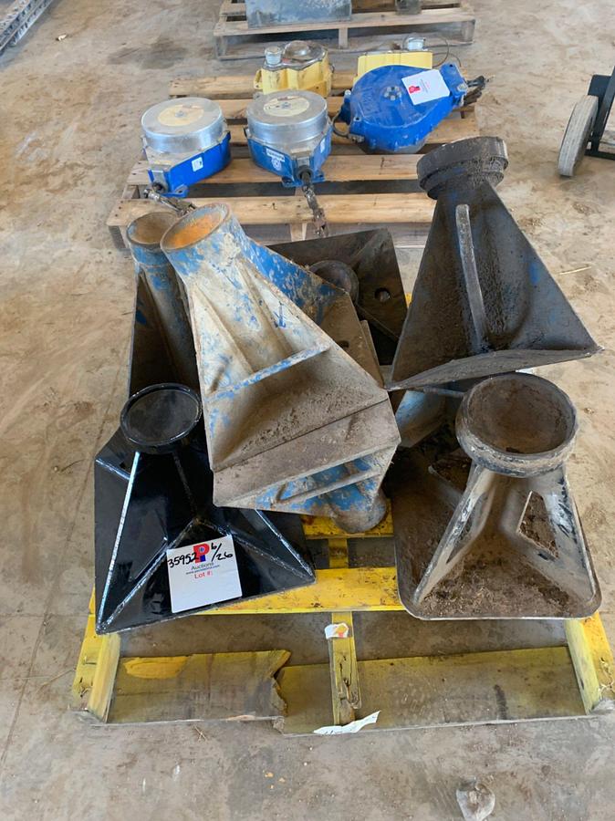 Used (7) WELL SERIVE RIG JACK STANDS