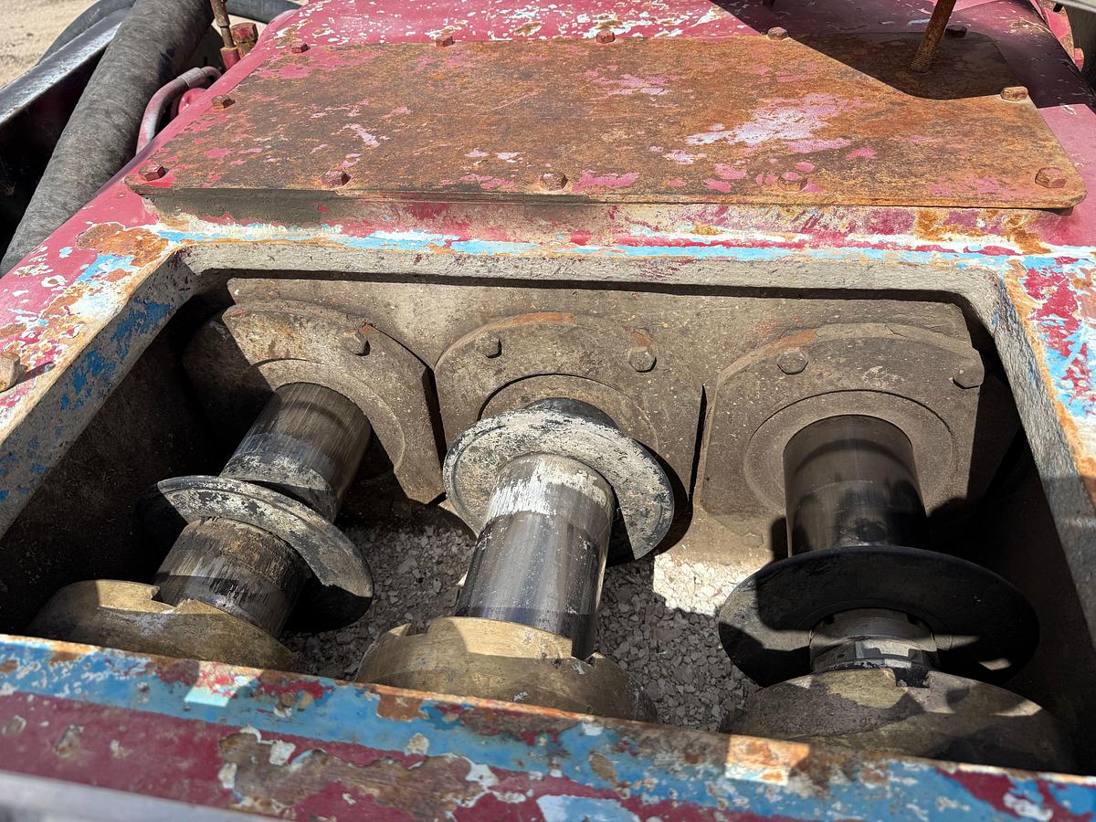 Used WEATHERFORD 5K WP TRIPLEX PUMP MTD ON 16’ T/A GOOSENECK TRAILER