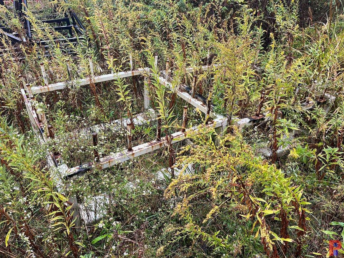 Used (6) MISC. FLOW IRON & CHIKSAN RACKS