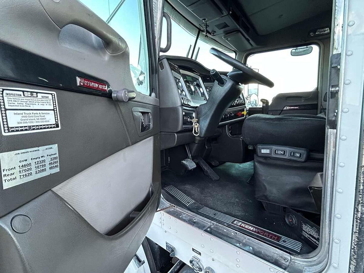 Used 2016 KENWORTH T8OO TRI-AXLE DAY CAB TRUCK TRACTOR