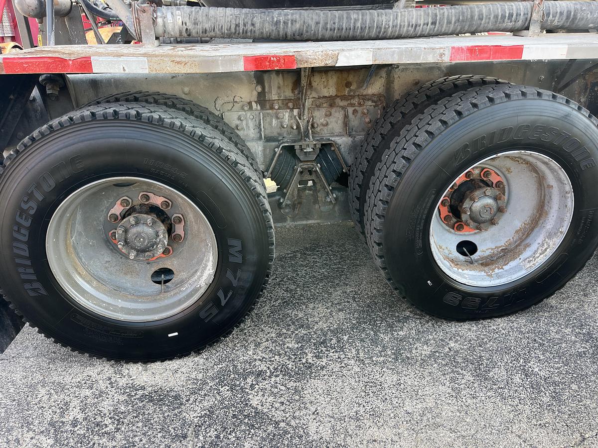 Used 2004 INTERNATIONAL  PAYSTAR 5600I TRI AXLE 660 CF CEMENT BULK TRUCK