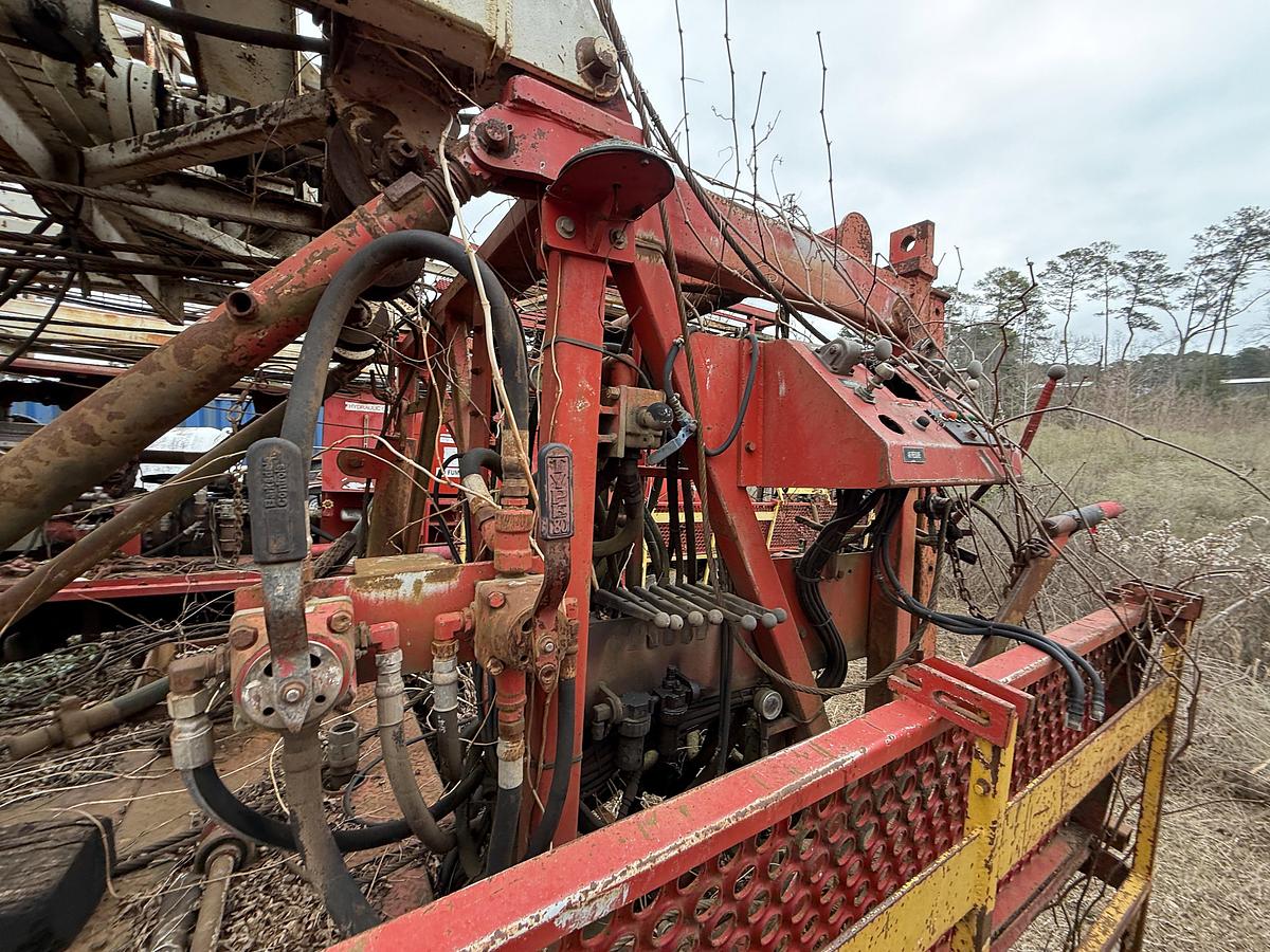 Used 1982 COOPER LTO 350 DD 97’-200K 5-AXLE WELL SERVICE WORKOVER RIG