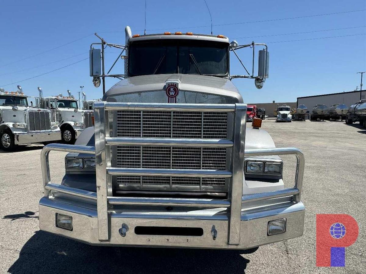Used 2013 KENWORTH T800 T/A DAYCAB TRUCK TRACTOR