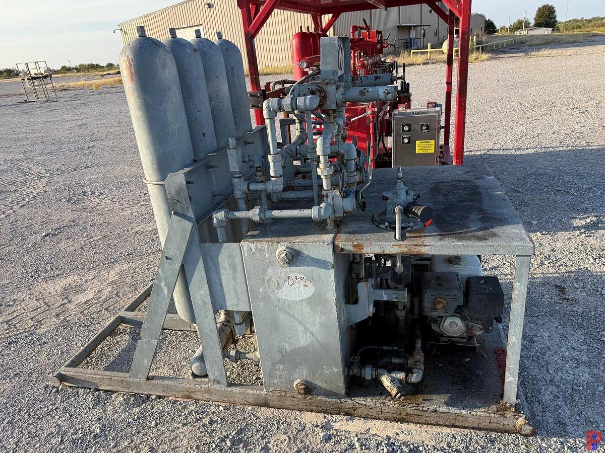 Used 3-STATION 4-BOTTLE ACCUMULATOR CLOSING UNIT SKIDDED